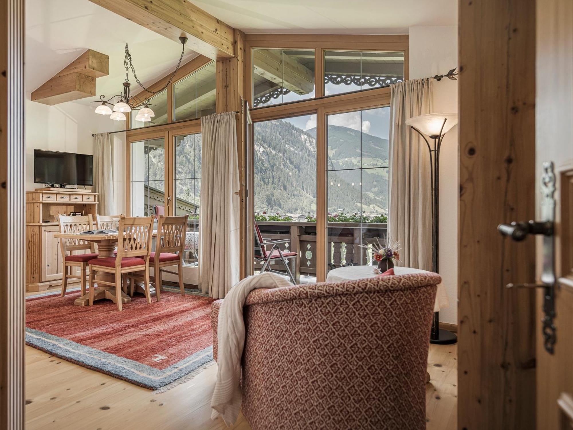 Apparthotel "Landhaus Veronika" Mayrhofen Exterior foto
